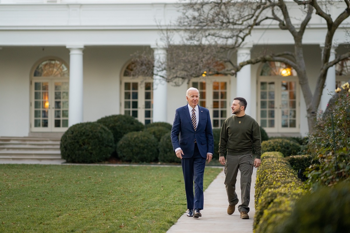 The United States needs to persuade the non-Western world that the war in Ukraine is a battle for the future of the international order. US President Joe Biden and Ukraine President Volodymyr Zelenskyy, 21 December 2022 (Adam Schultz/White House/Flickr)